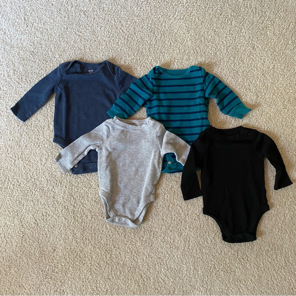 Bundle of 4 long sleeve waffle onesies, 3-6 months ☀️3/$12☀️